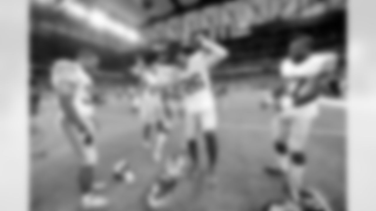 New York Giants safety Antrel Rolle (26) does a dance before a week 16 football game against the Detroit Lions on December 22, 2013 in Detroit, Michigan (AP Photo/Evan Pinkus)