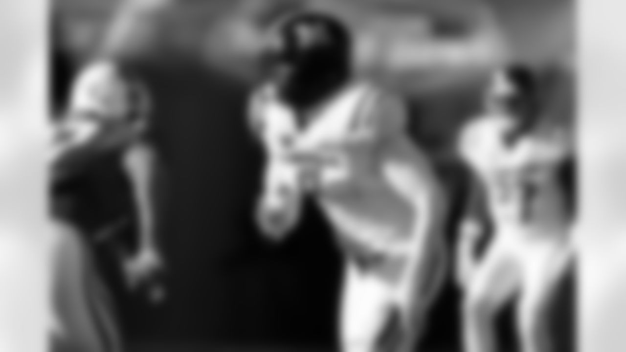 American Team defensive end Derrick Moore (8), of Michigan, during the second half of the Senior Bowl NCAA college football game Saturday, Jan. 31, 2026, in Mobile, Ala. (AP Photo/Butch Dill)