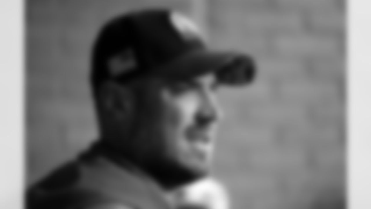 New York Giants offensive coordinator Mike Kafka talks to reporters before NFL football practice in East Rutherford, N.J., Thursday, June 5, 2025. (AP Photo/Noah K. Murray)