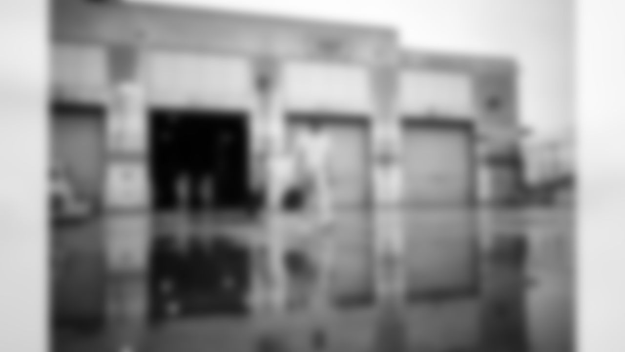 WR Isaiah Hodgins (89)