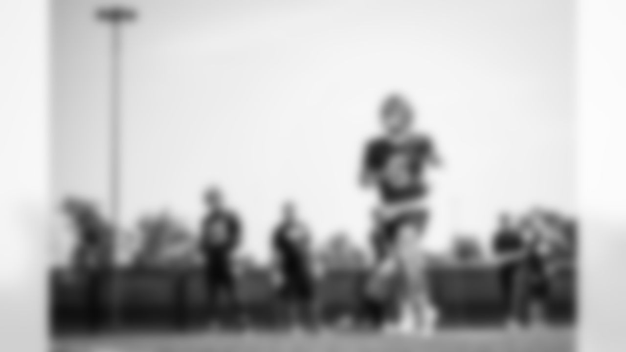 QB Jaxson Dart (6)