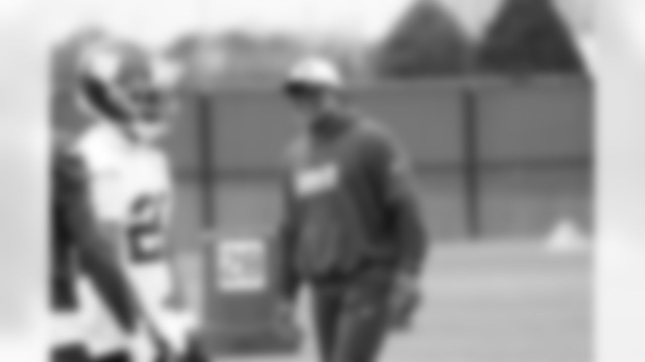 Jeff Burris - Cornerbacks Coach