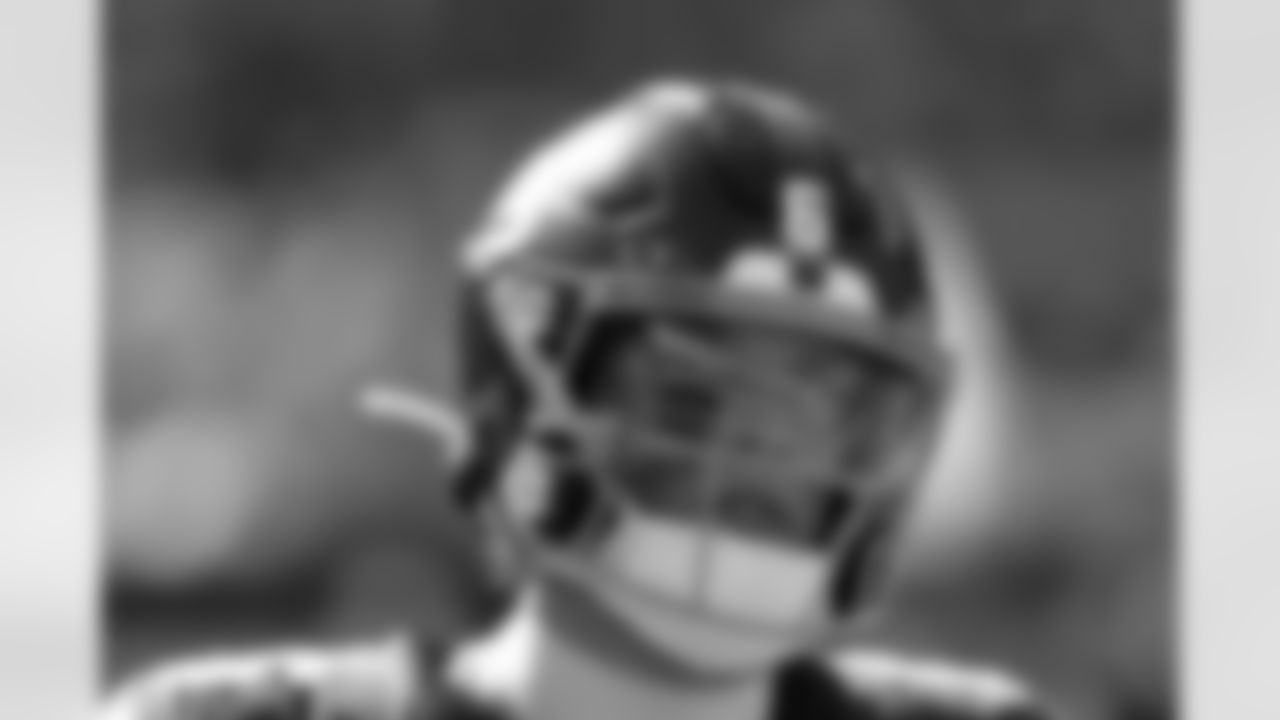 QB Jaxson Dart (6)