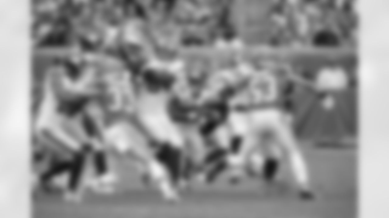 RB Tyrone Tracy Jr. (29)