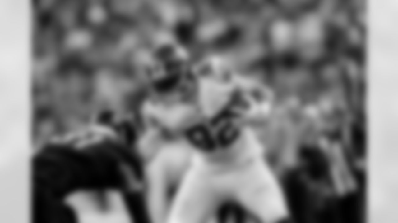 TE Daniel Bellinger (82)