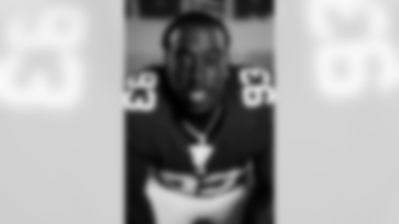 DL Rakeem Nuñez-Roches (93)