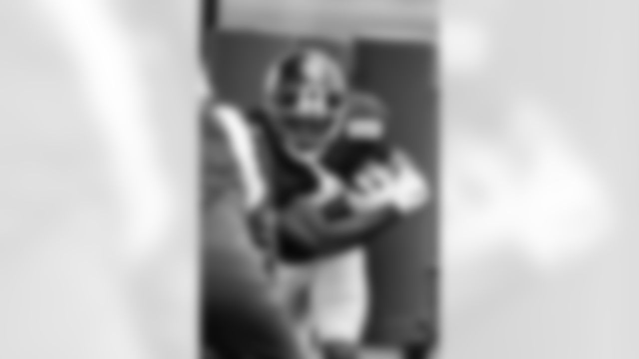 RB Dante Miller (25)