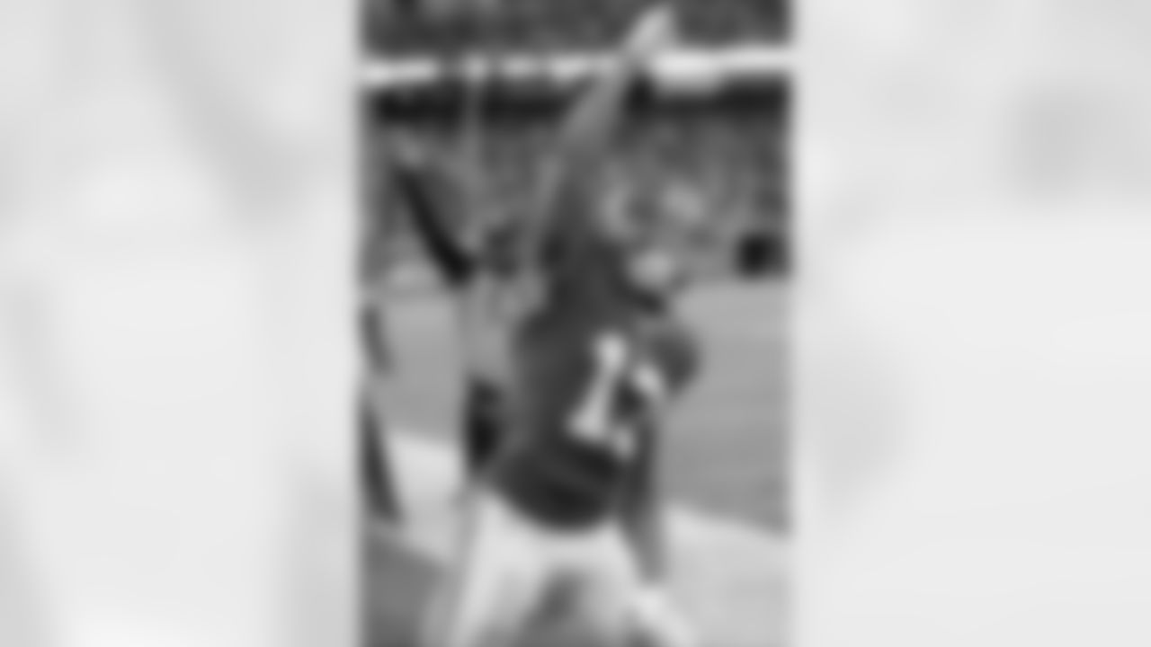 New York Giants wide receiver Odell Beckham (13) celebrates after scoring a touchdown during the second half of an NFL football game against the Detroit Lions Sunday, Dec. 18, 2016, in East Rutherford, N.J. (AP Photo/Bill Kostroun)