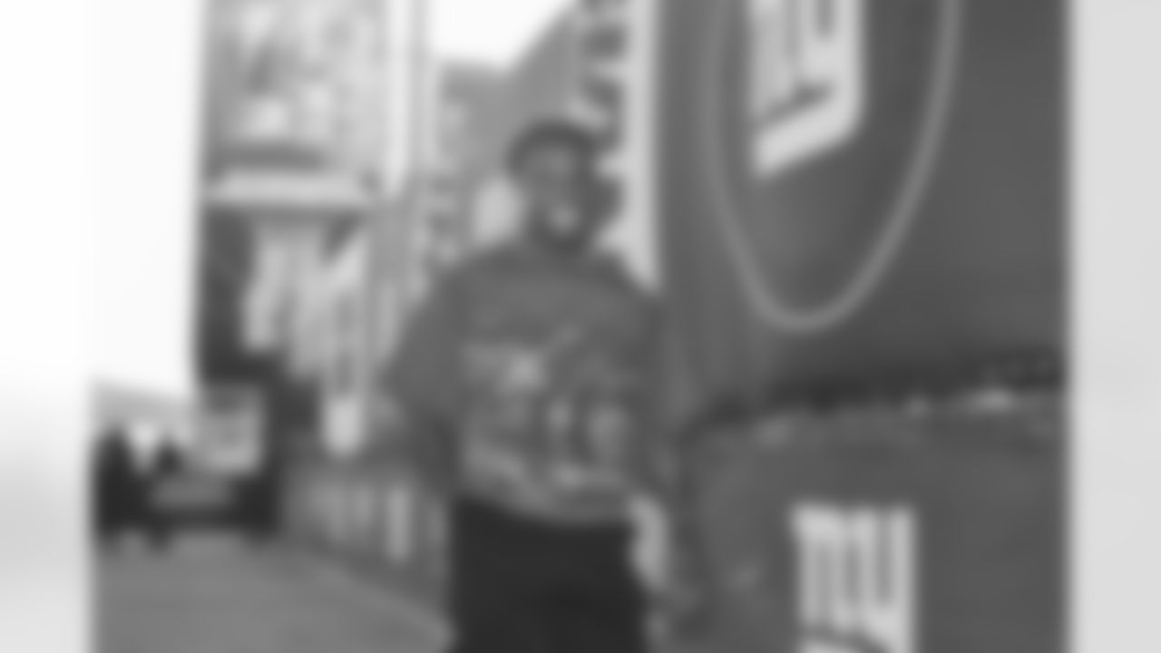 RB Dante Miller (25)