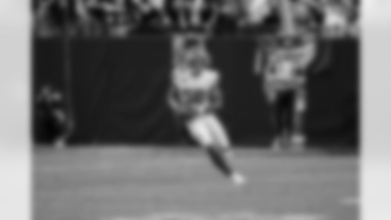 ILB Bobby Okereke (58)