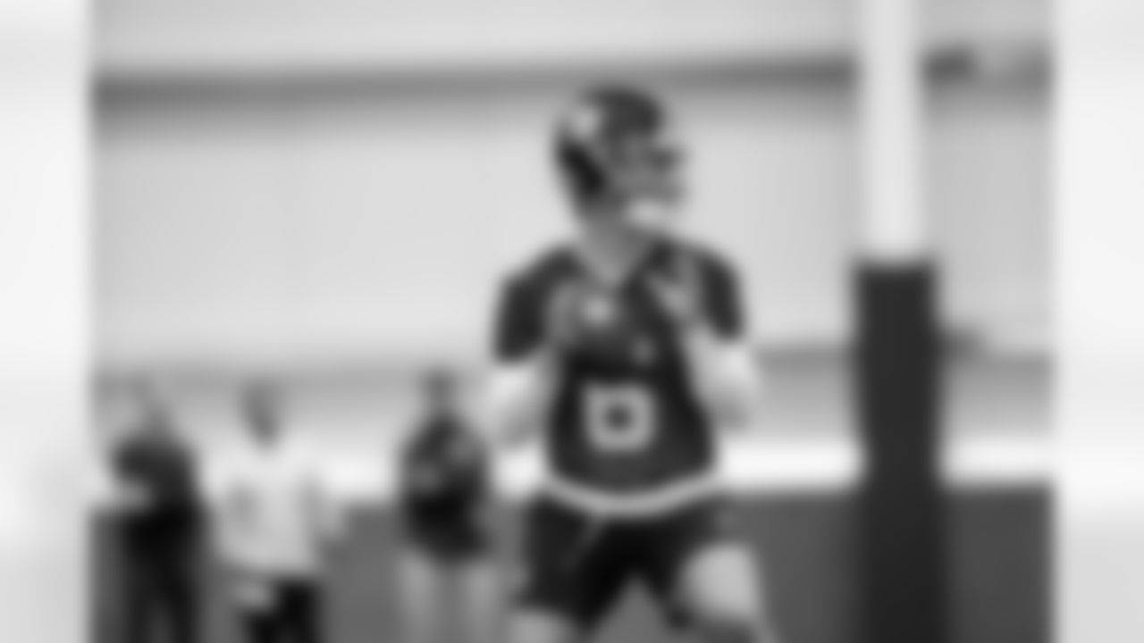 QB Jaxson Dart (6)