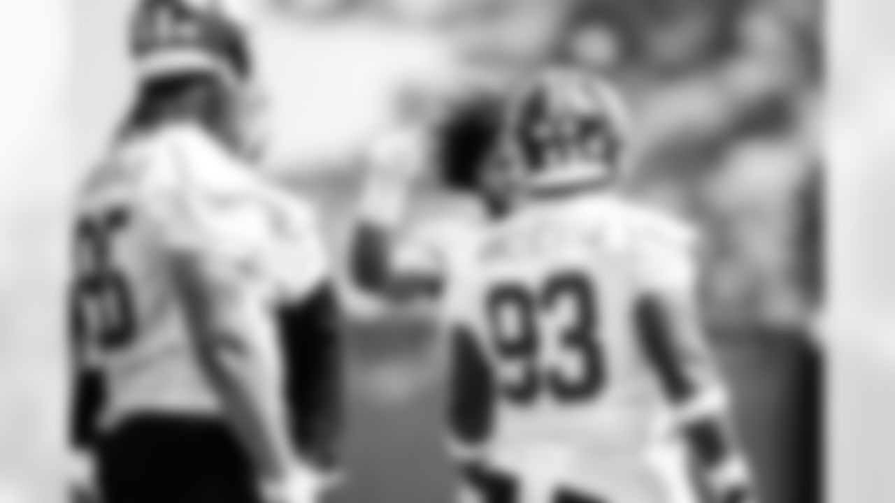 OLB Kayvon Thibodeaux (5)