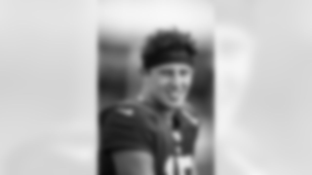QB Tommy DeVito (15)