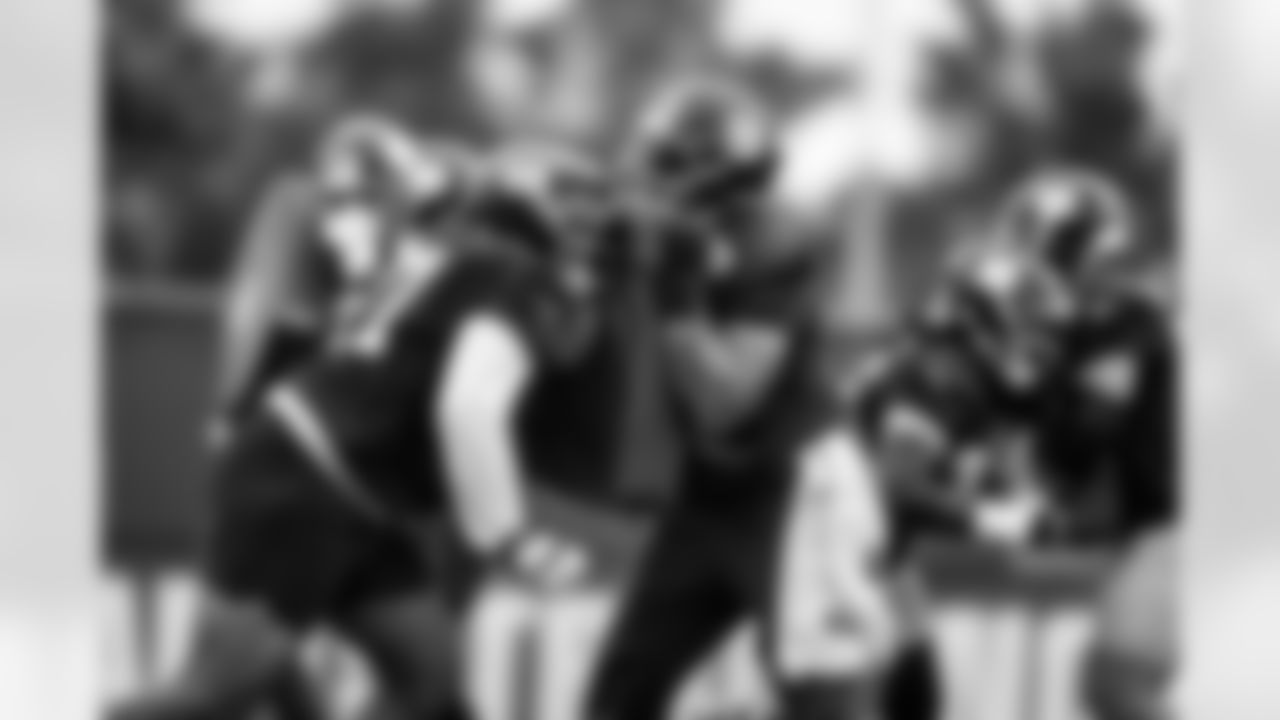 OL Marcus Mbow (71)