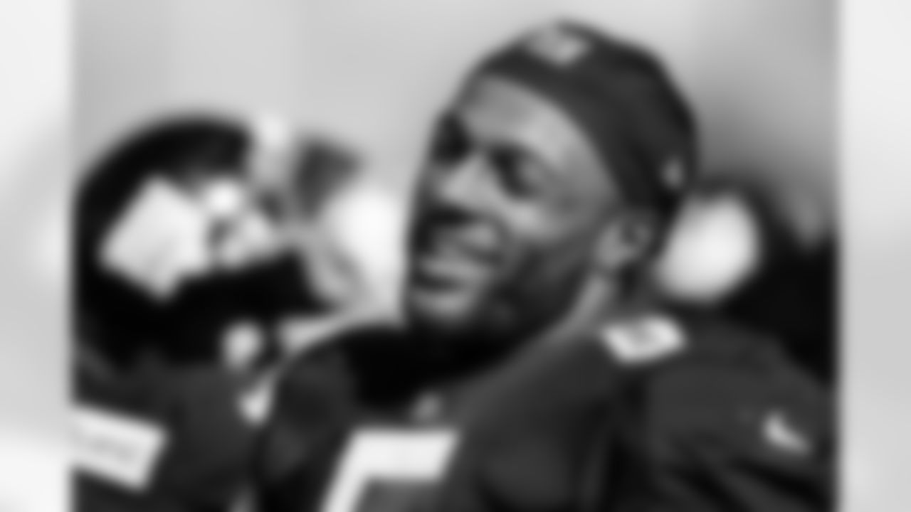 OLB Kayvon Thibodeaux (5)