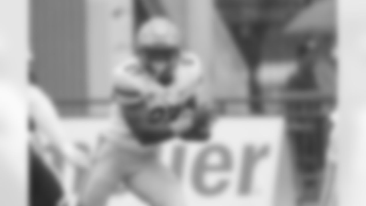 RB Lorenzo Lingard - Free Agent Signing (August 12)