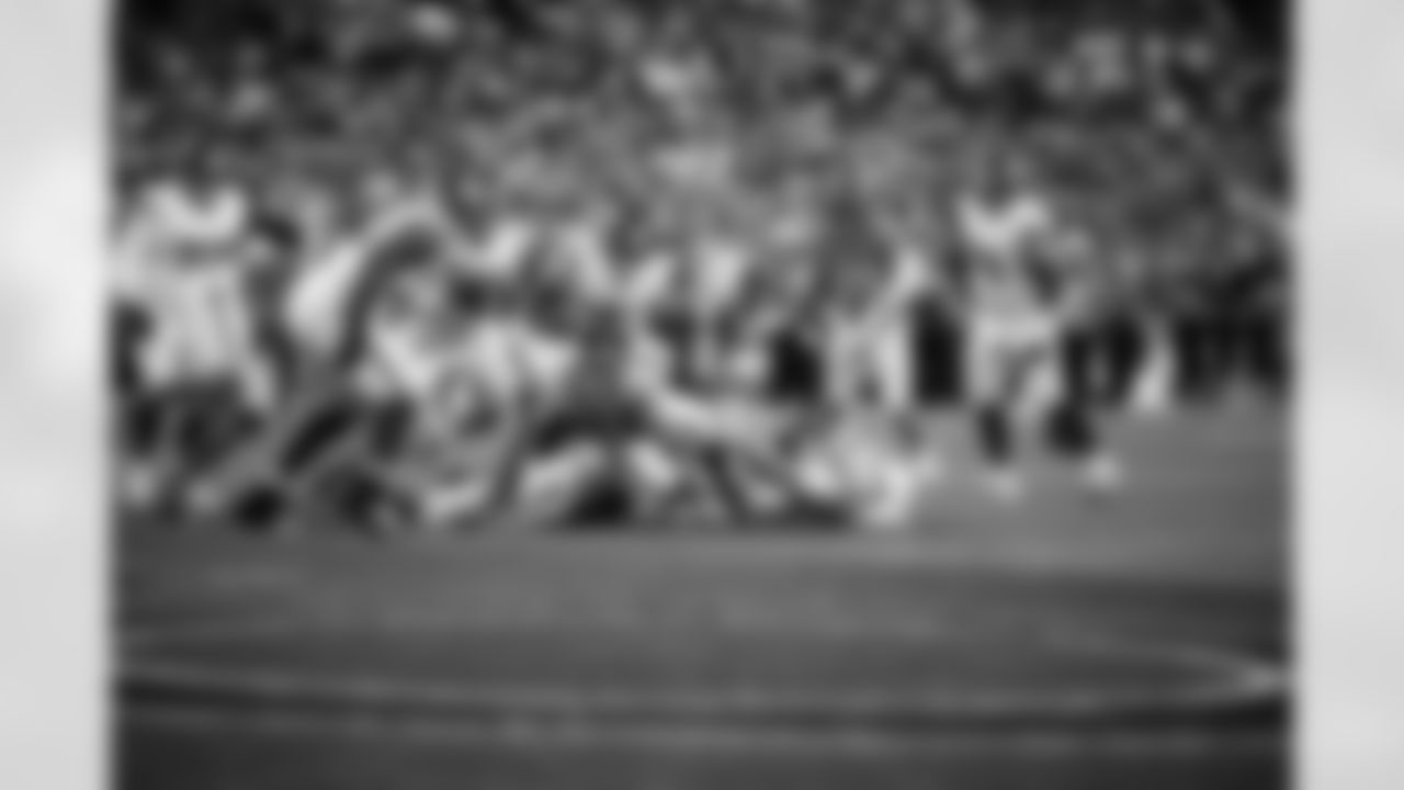 QB Jaxson Dart (6)