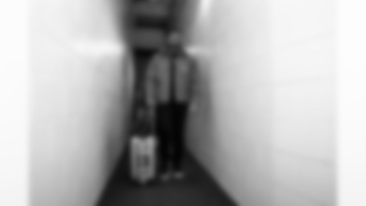 QB Russell Wilson (3)