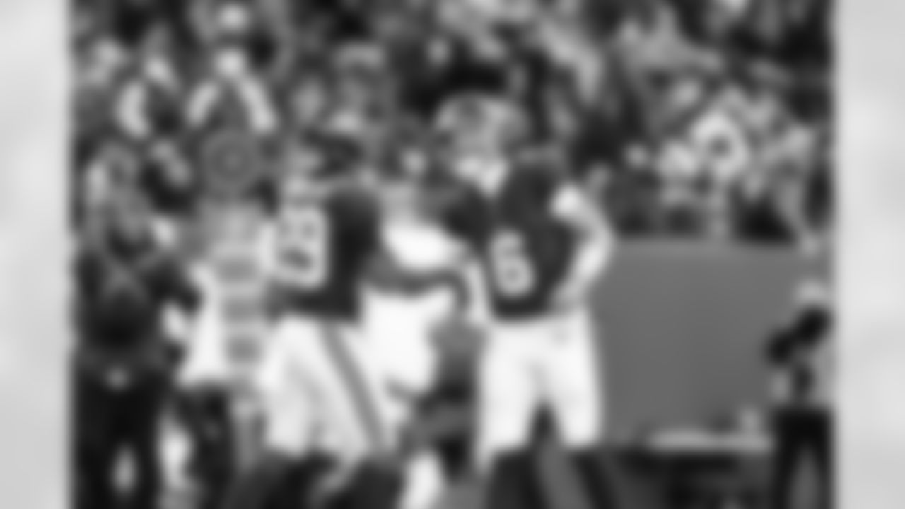 RB Tyrone Tracy Jr. (29), QB Jaxson Dart (6)