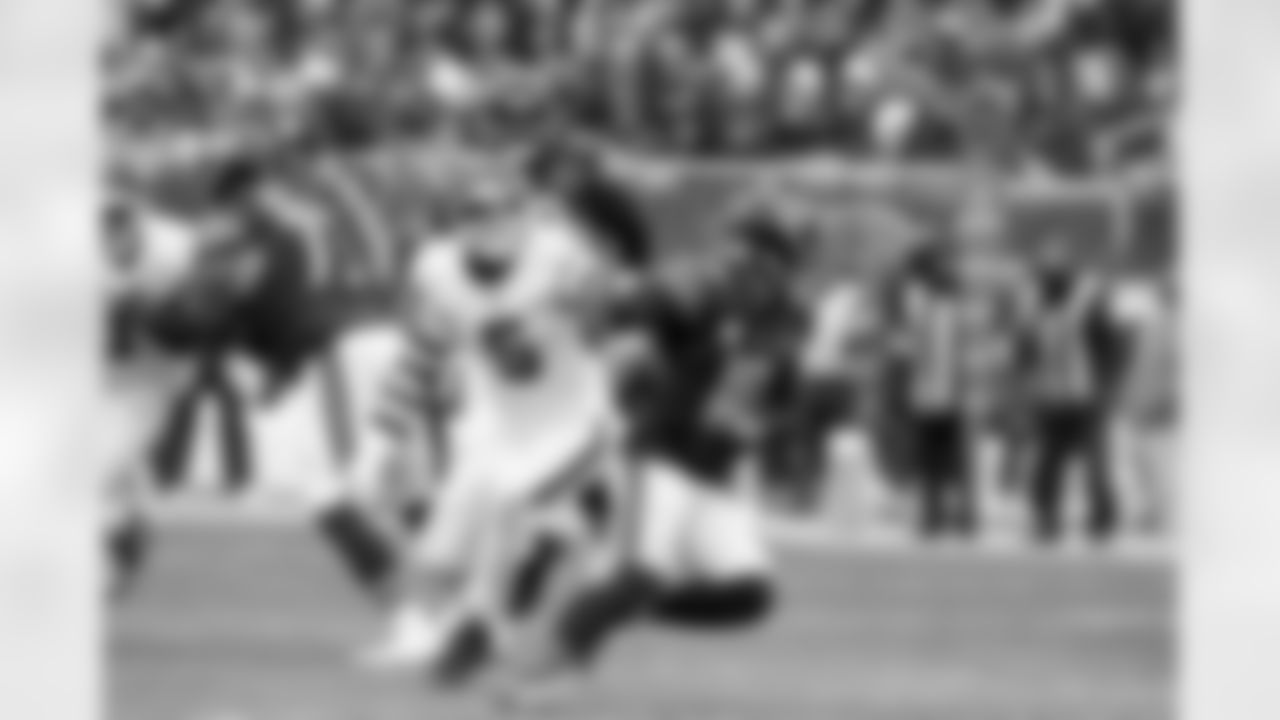 OLB Kayvon Thibodeaux (5)