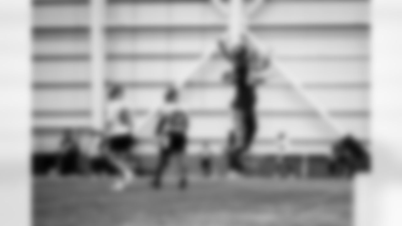 RB Tyrone Tracy Jr. (29)