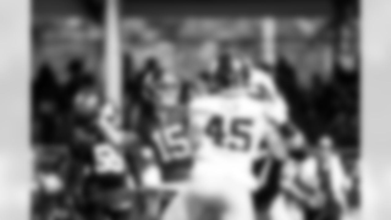 QB Tommy DeVito (15)