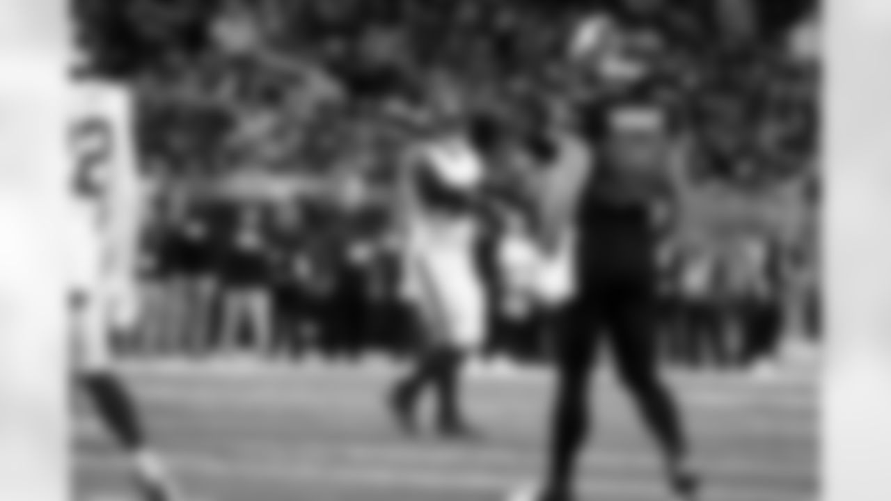 DL Rakeem Nuñez-Roches (93)