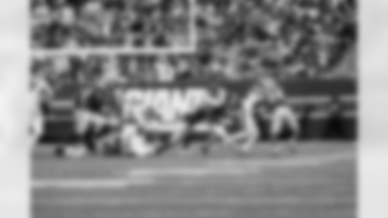 RB Tyrone Tracy Jr. (29)