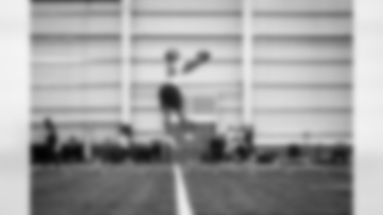 RB Eric Gray (20)
