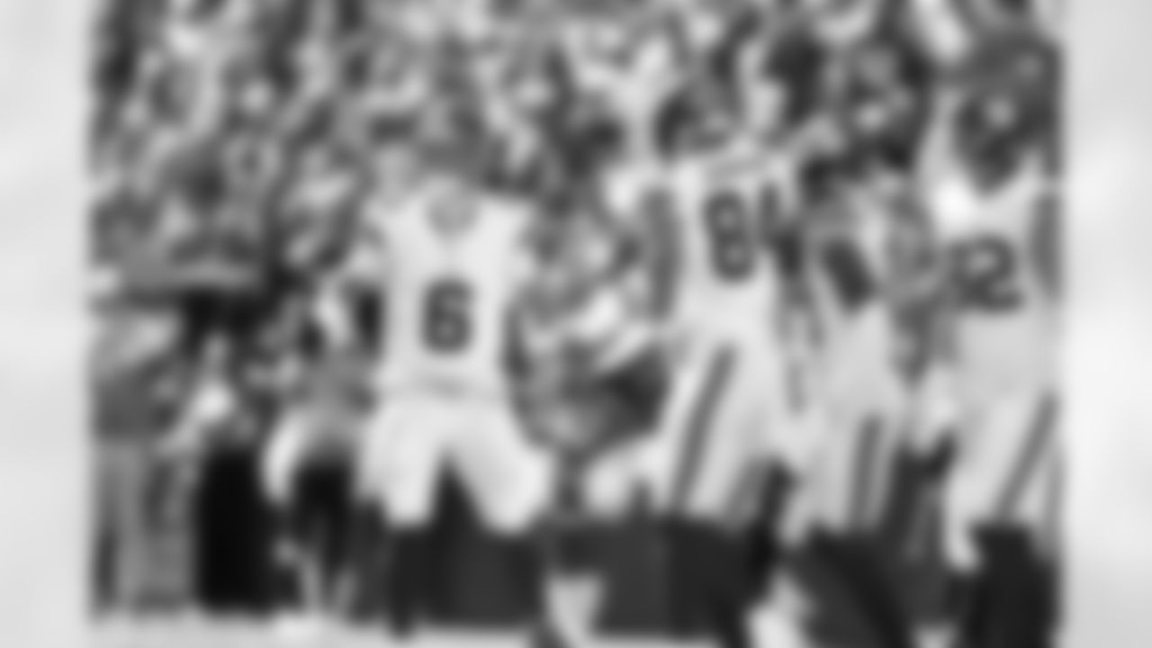 QB Jaxson Dart (6)