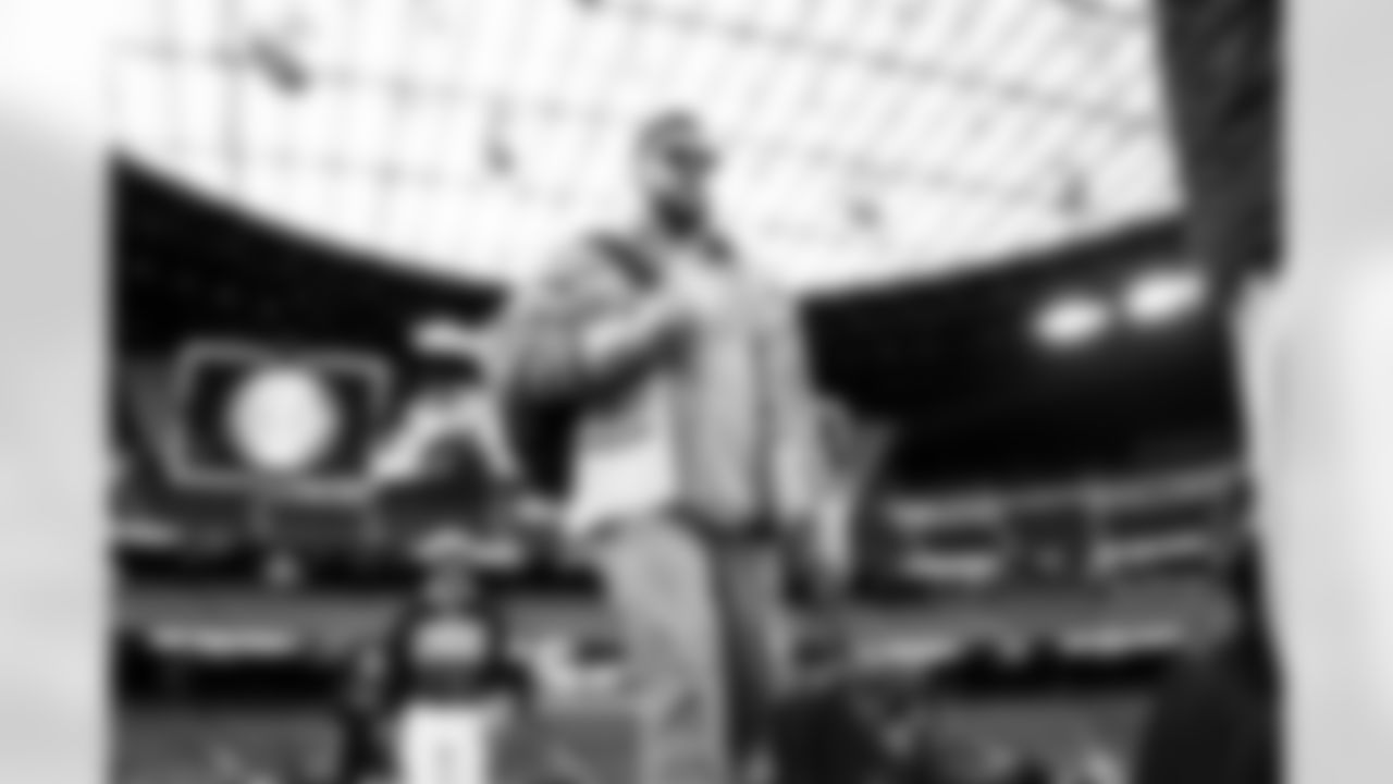 G Greg Van Roten (74)