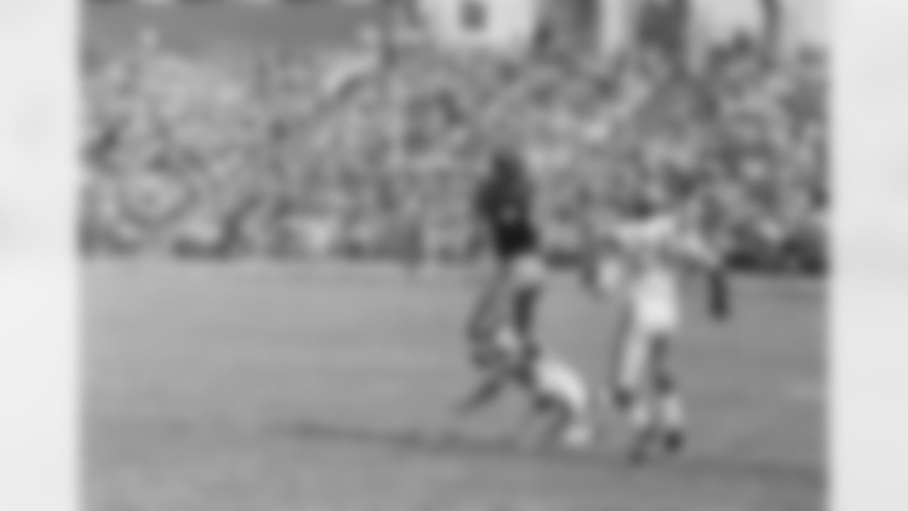 WR Charley Taylor - Washington Redskins (1964)