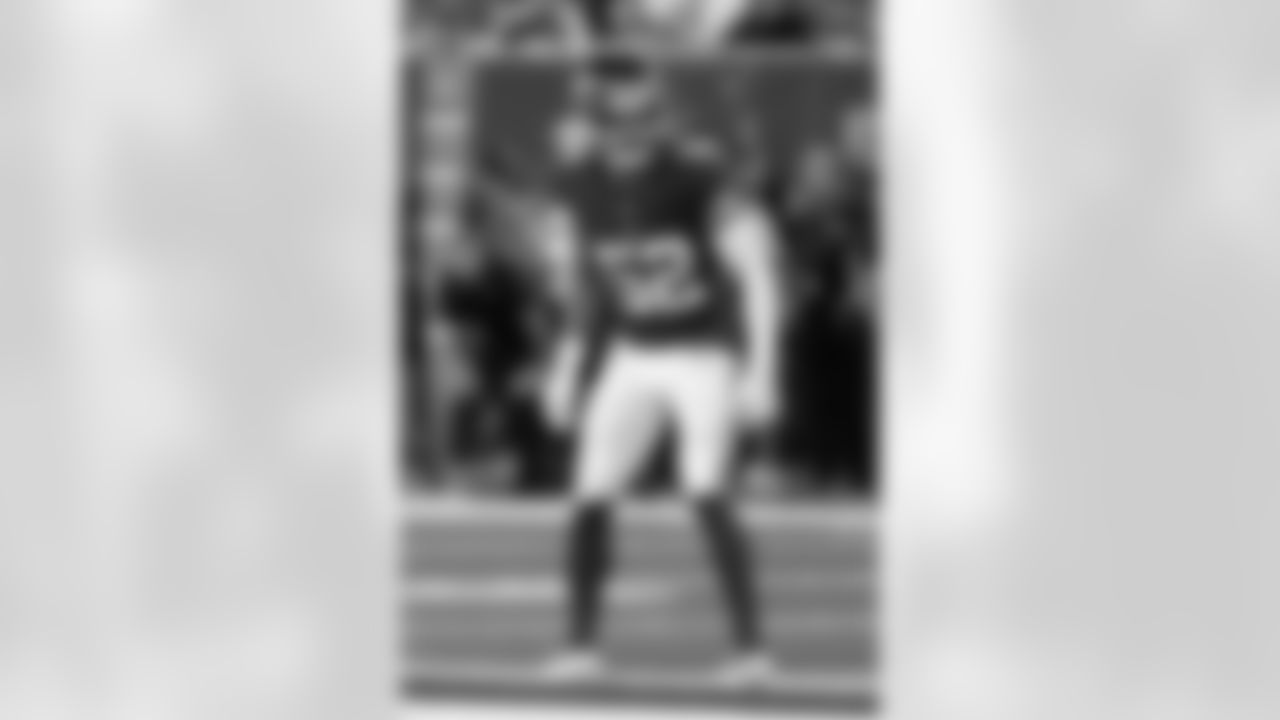 LB Carter Coughlin - Unrestricted Free Agent Signing (March 14)