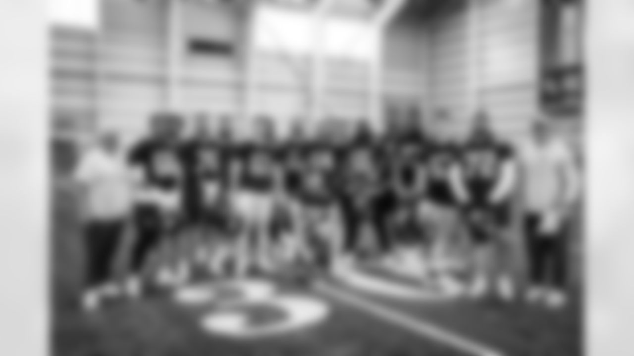 OL Jaison Williams (68),OL Marcus Mbow (71),G Jon Runyan Jr. (76),G Austin Schlottmann (65),C John Michael Schmitz Jr. (61), C Bryan Hudson (60), G Aaron Stinnie (64),G Greg Van Roten (74) T James Hudson III (55),T Stone Forsythe (70)T Evan Neal (73),C Jimmy Morrissey (67), T Jermaine Eluemunor (72)