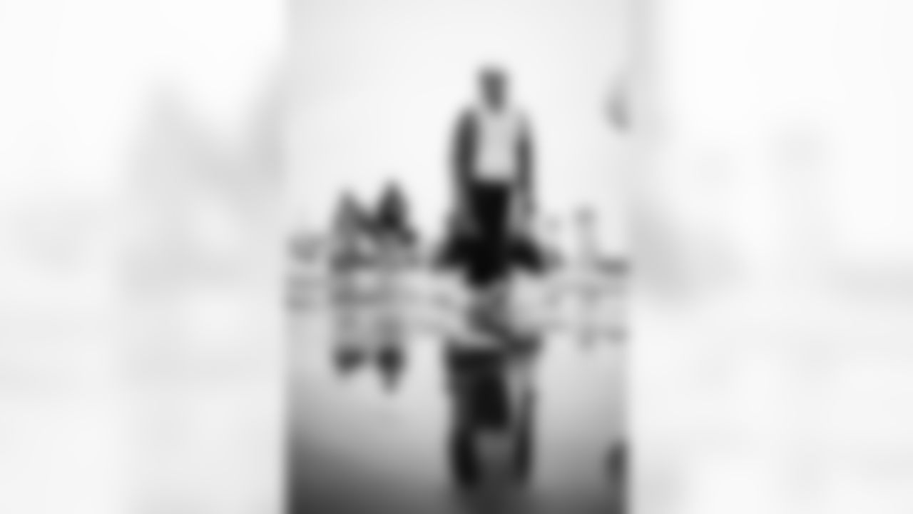 WR Isaiah Hodgins (89)