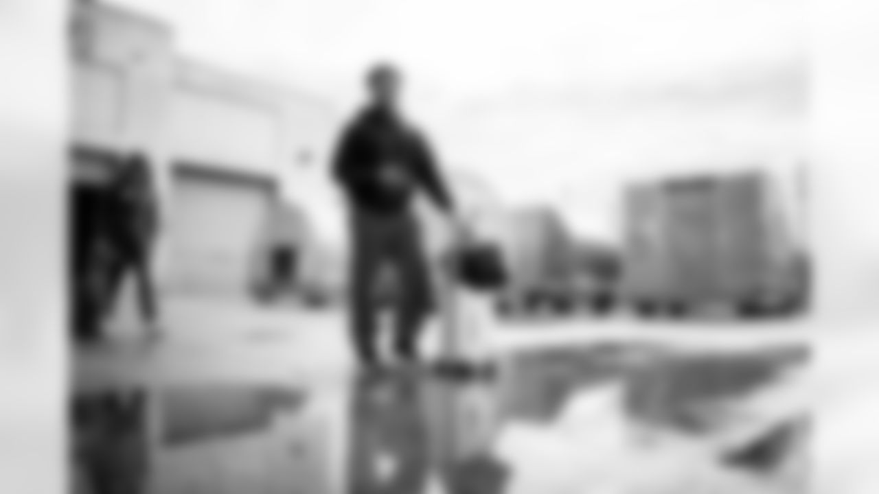 RB Tyrone Tracy Jr. (29)