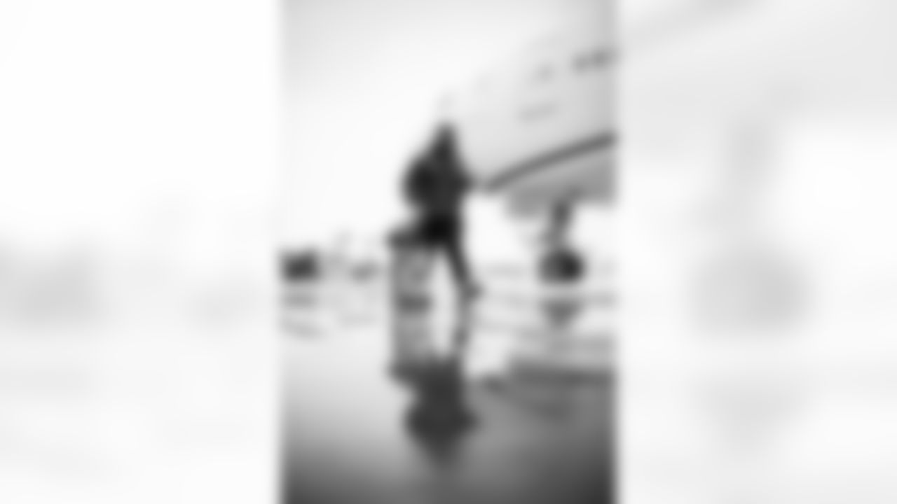 QB Russell Wilson (3)