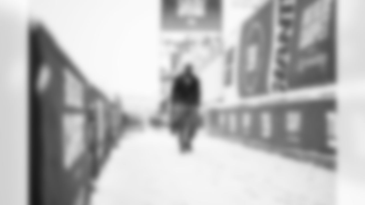 TE Chris Manhertz (85)