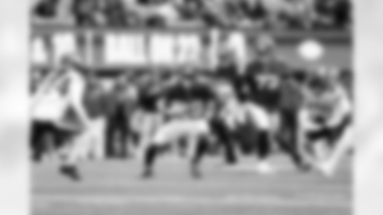 RB Tyrone Tracy Jr. (29)