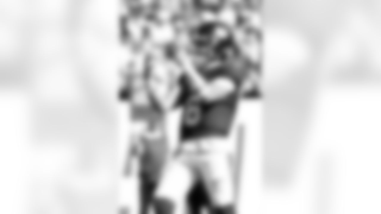 QB Jaxson Dart (6)