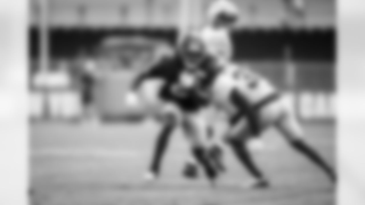 RB Dante Miller (25)