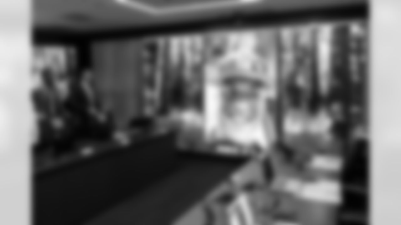 24_0423_DraftRoom095