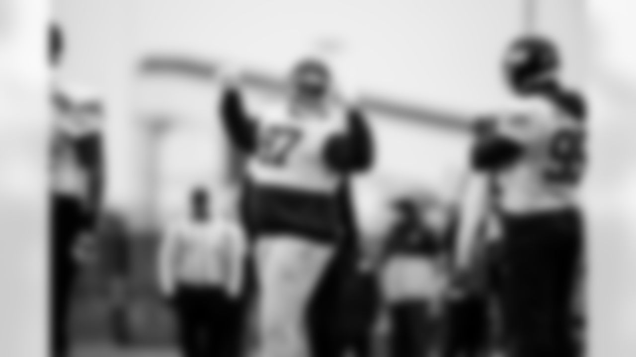 DL Dexter Lawrence II (97)