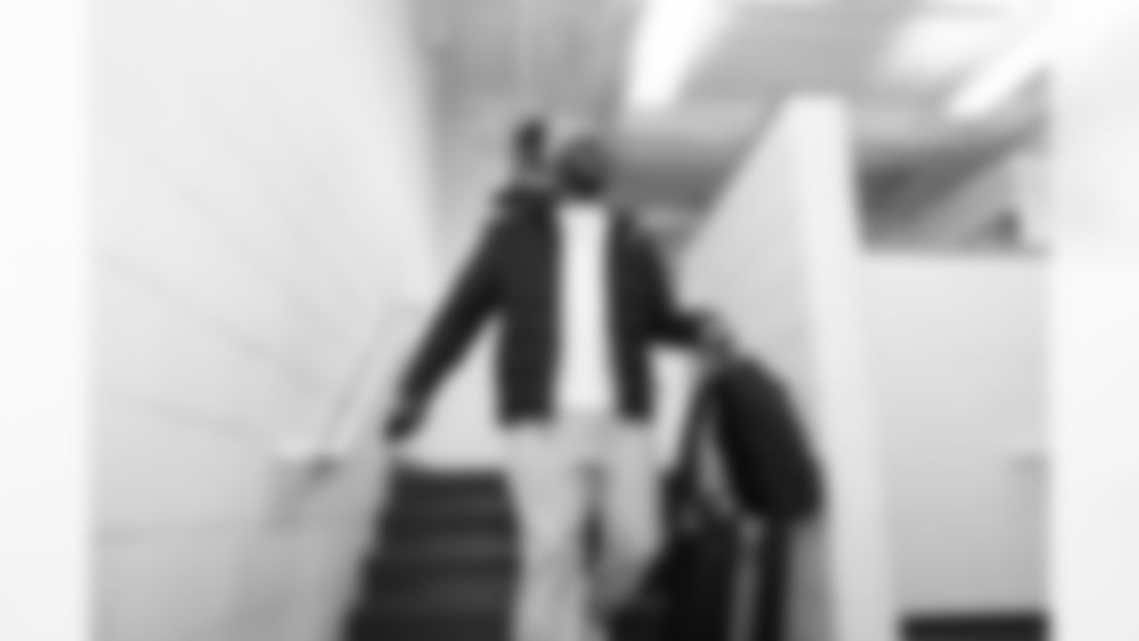 LB Neville Hewitt (47)