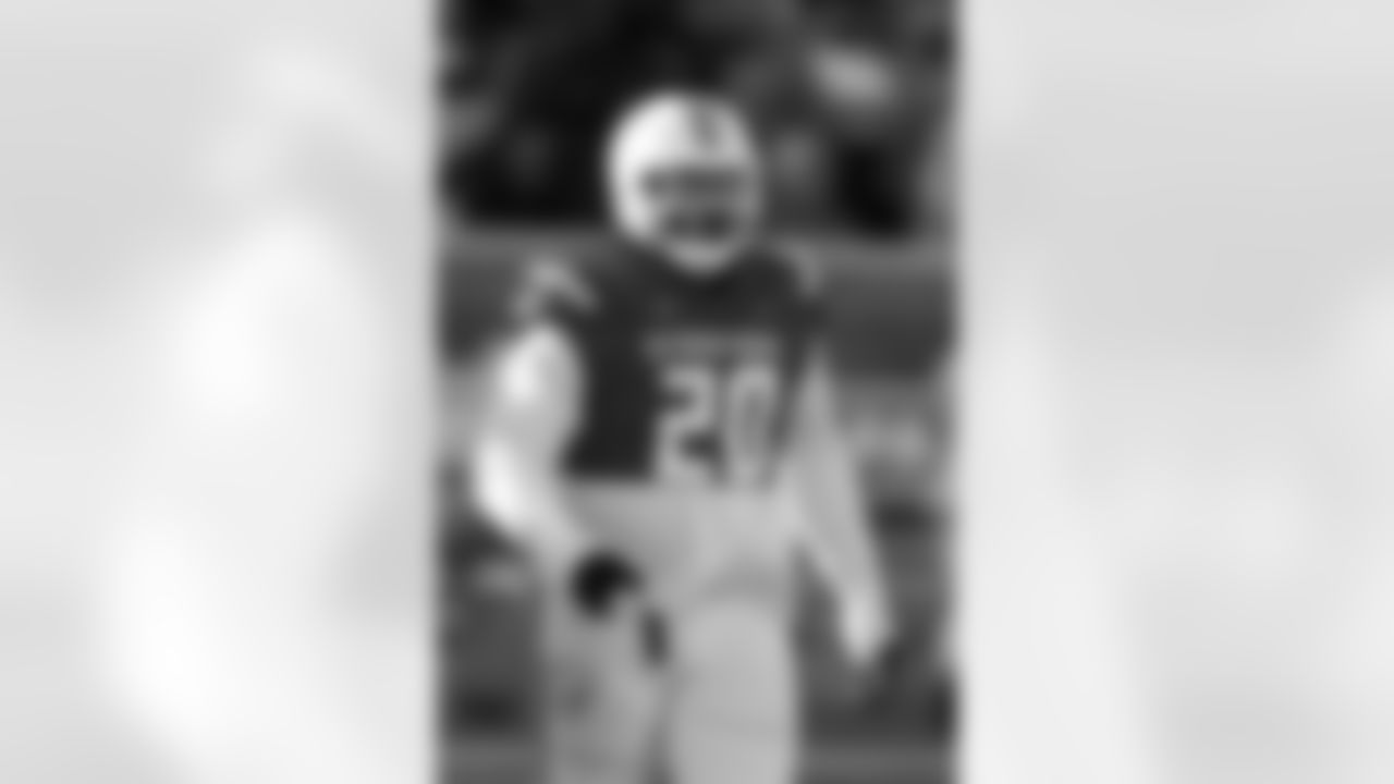 National Team defensive tackle Bryson Eason (20), of Tennessee, during the second half of the Senior Bowl NCAA college football game Saturday, Jan. 31, 2026, in Mobile, Ala. (AP Photo/Butch Dill)