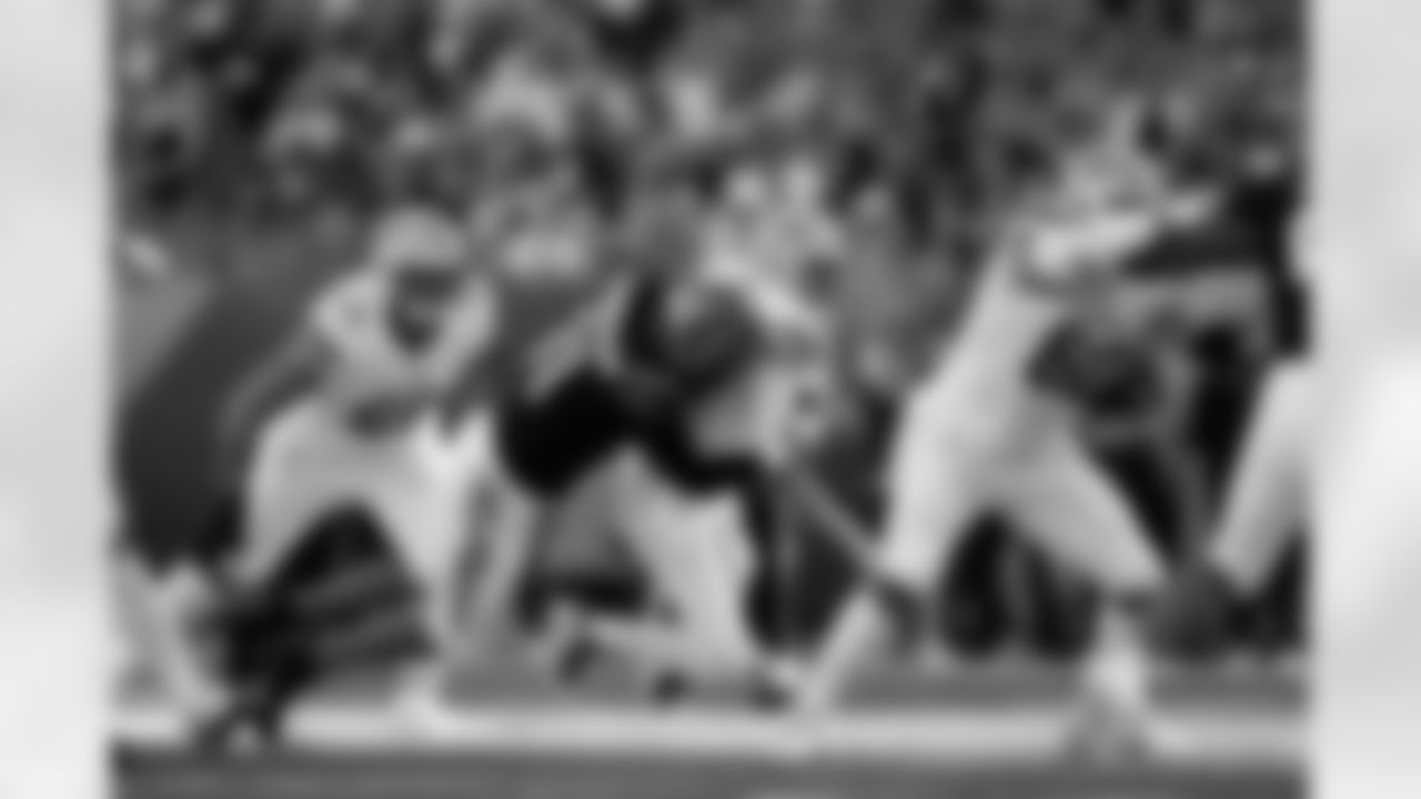 No. 6 Trey Hendrickson, Edge