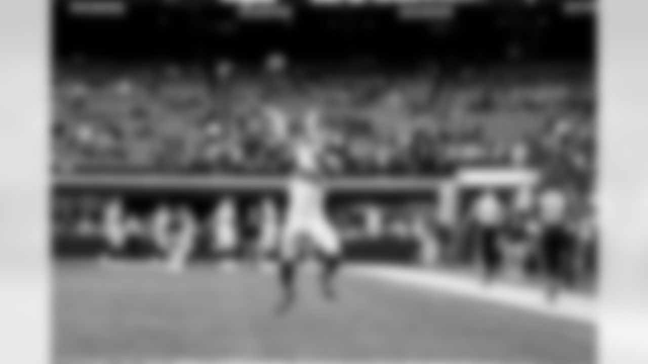 RB Tyrone Tracy Jr. (29)