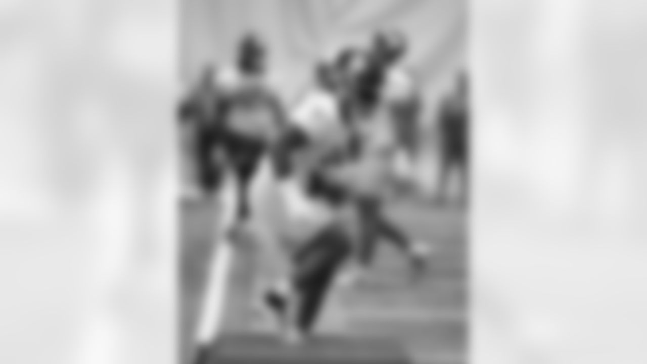 OLB Kayvon Thibodeaux (5)