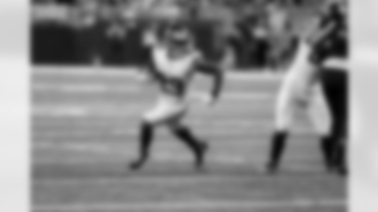 RB Tyrone Tracy Jr. (29)