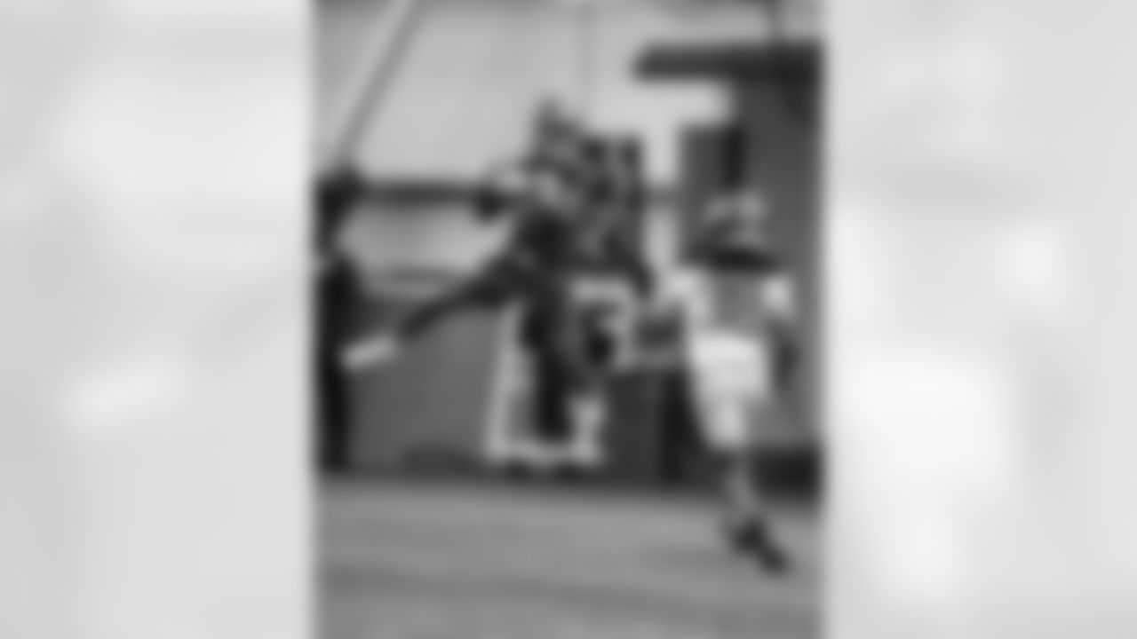 WR Jordan Bly (12)
